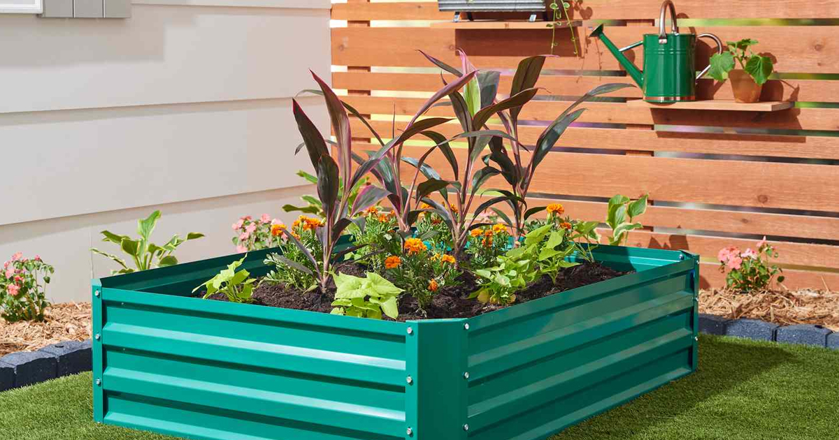 Make Your Own DIY Straw Bale Greenhouse For Sustainable Gardening