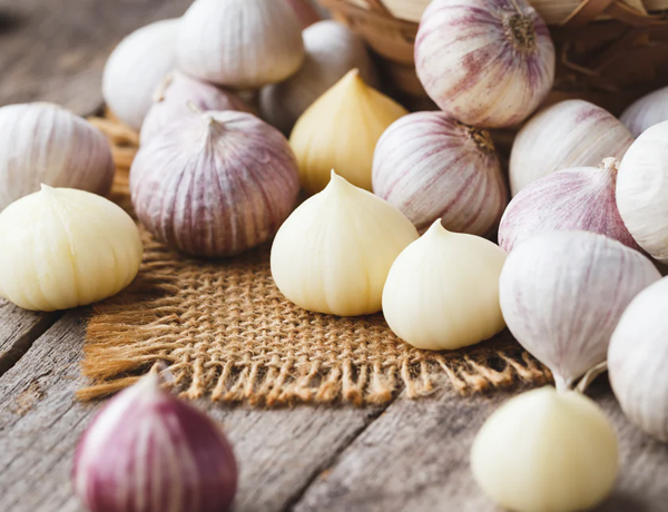 Garlic-Bulbs-&-Cloves